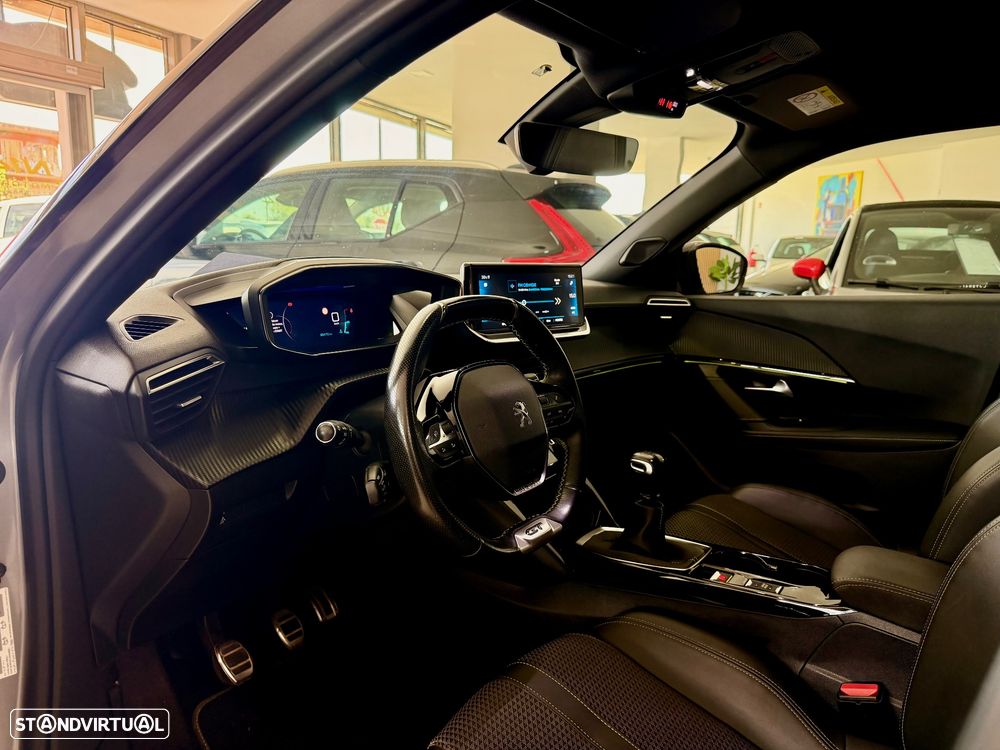Peugeot 2008 - 12