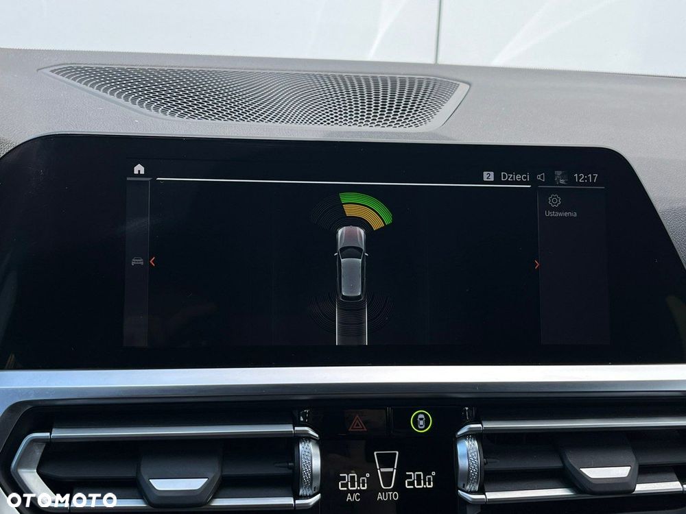 BMW Seria 3 330e xDrive M Sport - 29