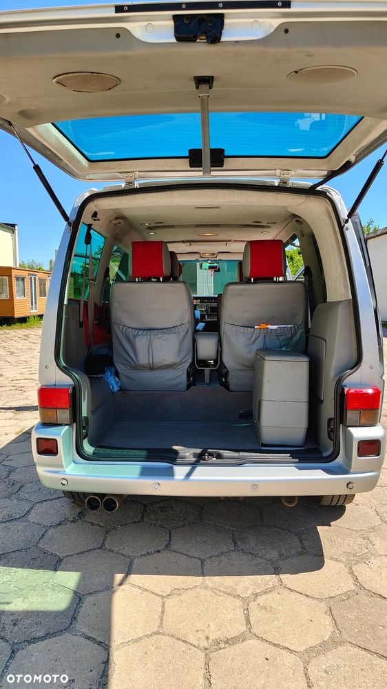 Volkswagen Caravelle - 20