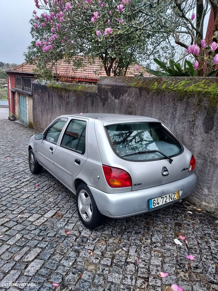 Ford Fiesta 1.25 Techno - 18