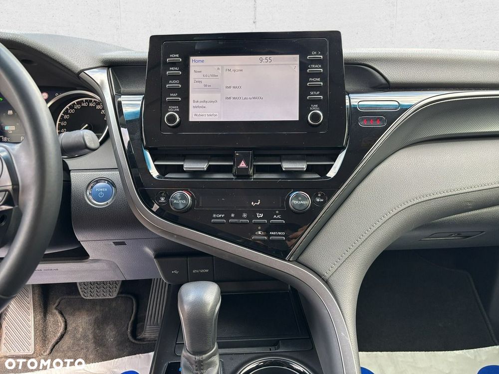 Toyota Camry - 19