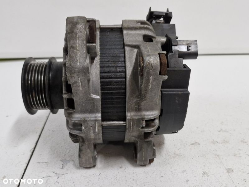 VOLVO V40 II 2 2.0 D ALTERNATOR 30659580 - 9