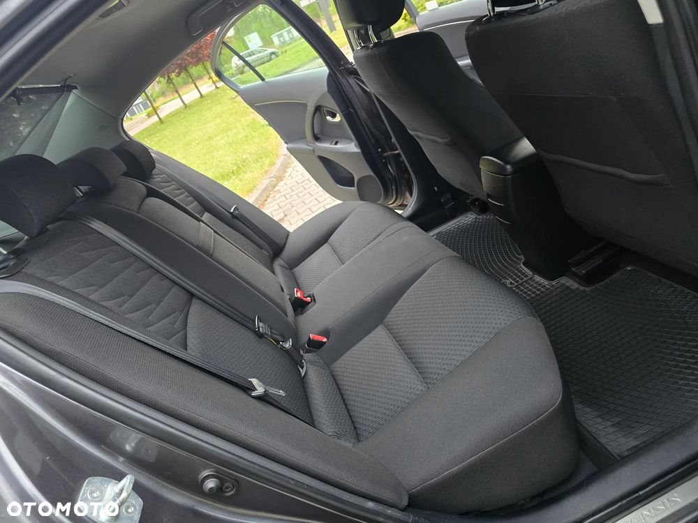 Toyota Avensis 2.0 D-4D Luna - 19