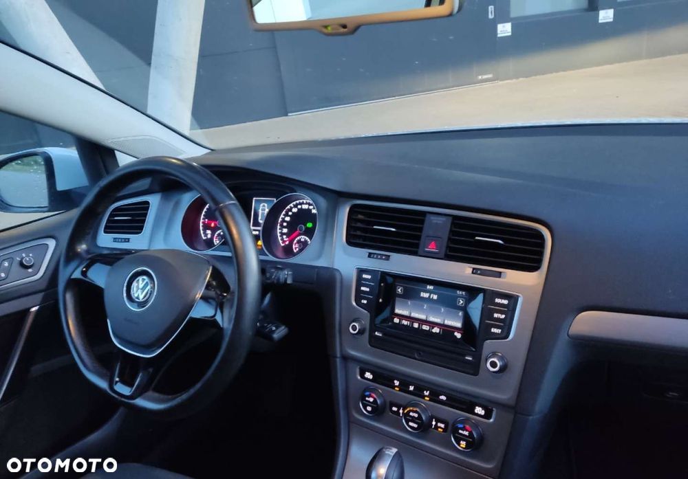 Volkswagen Golf - 17