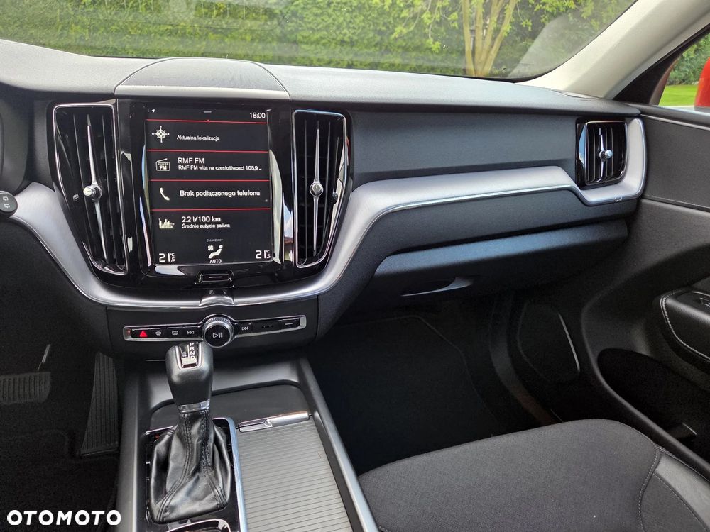 Volvo XC 60 D4 Momentum Pro - 27
