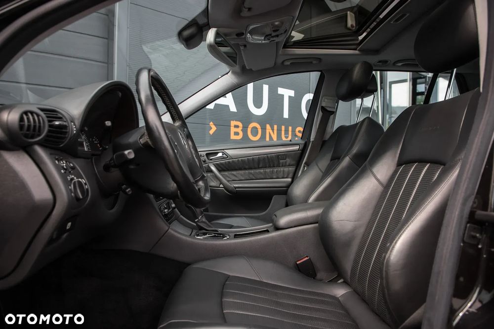 Mercedes-Benz Klasa C 32 T AMG - 30