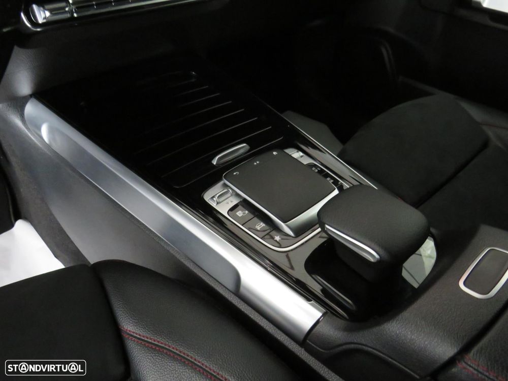 Mercedes-Benz GLB 180 d AMG Line - 11