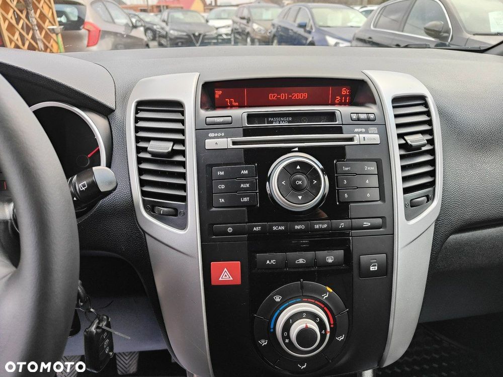 Kia Venga - 13