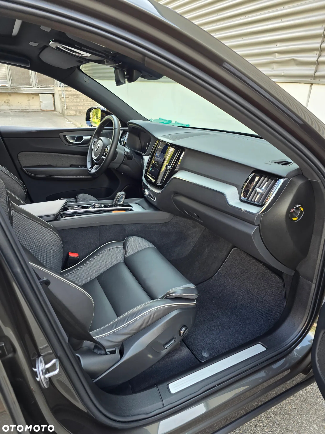 Volvo XC 60 B4 D Geartronic RDesign - 11