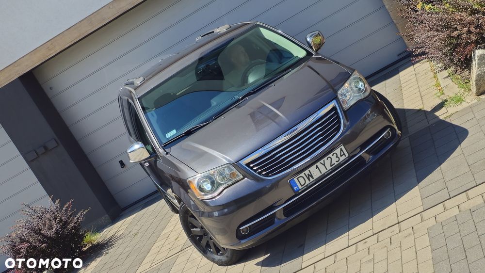 Chrysler Town & Country 3.6 Limited - 1