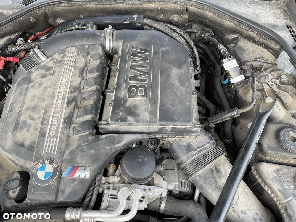 BMW Seria 5 535i - 32