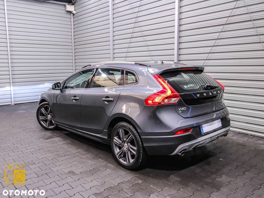 Volvo V40 Cross Country T4 AWD Geartronic Momentum - 4