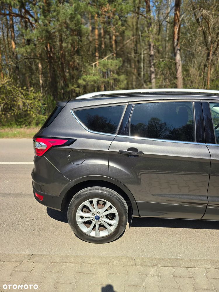 Ford Kuga 1.5 EcoBoost 2x4 Titanium - 14