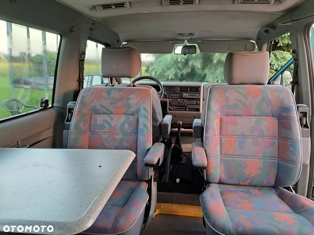 Volkswagen Multivan - 26