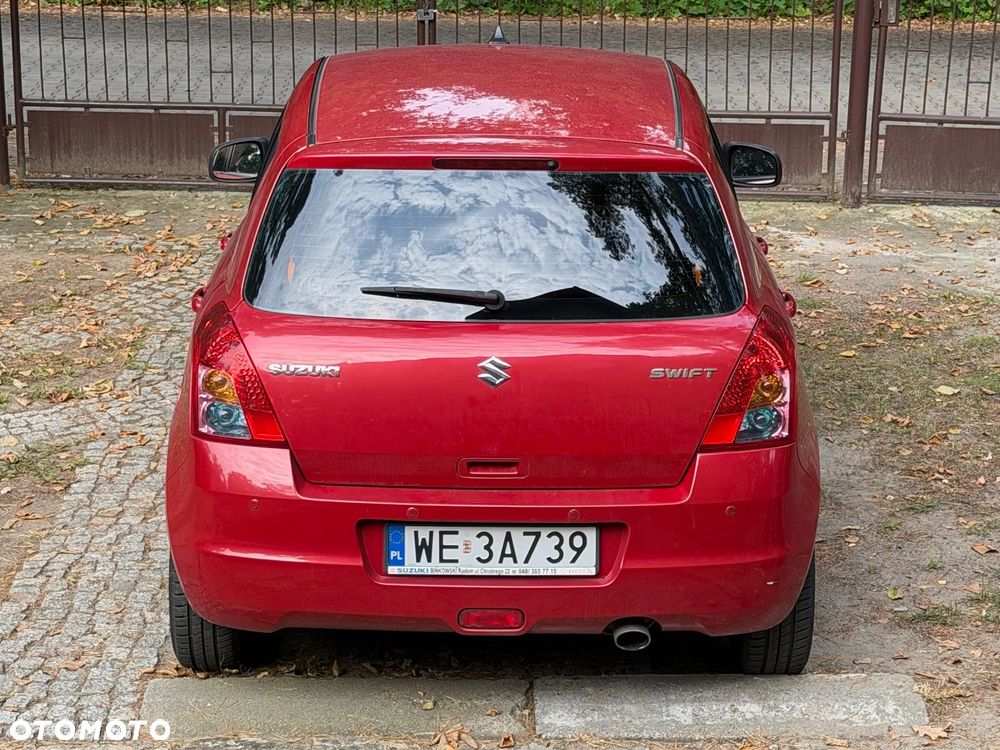 Suzuki Swift 2009 photo 4