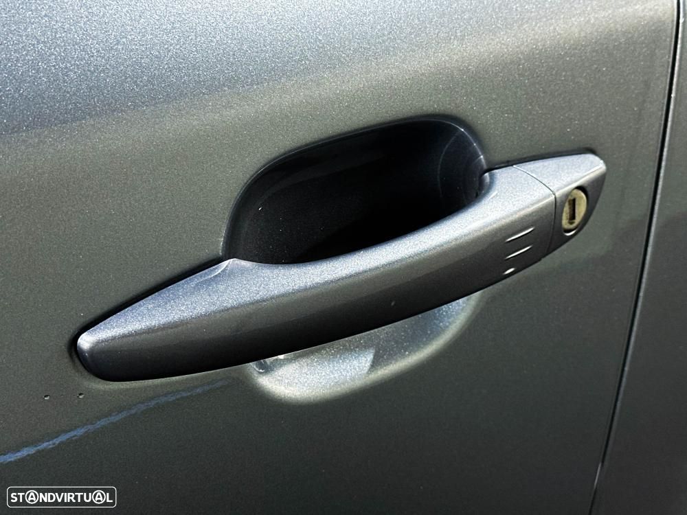 Peugeot 2008 Hybrid 145 e-DSC Allure - 17