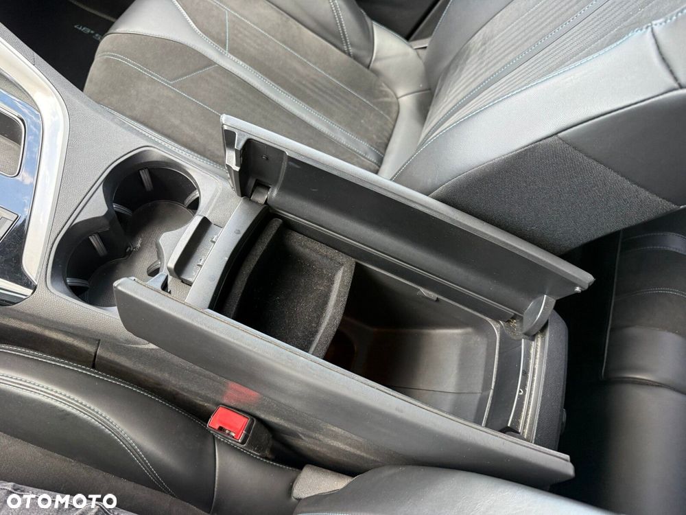 Peugeot 3008 1.2 PureTech Allure S&S EAT6 - 29
