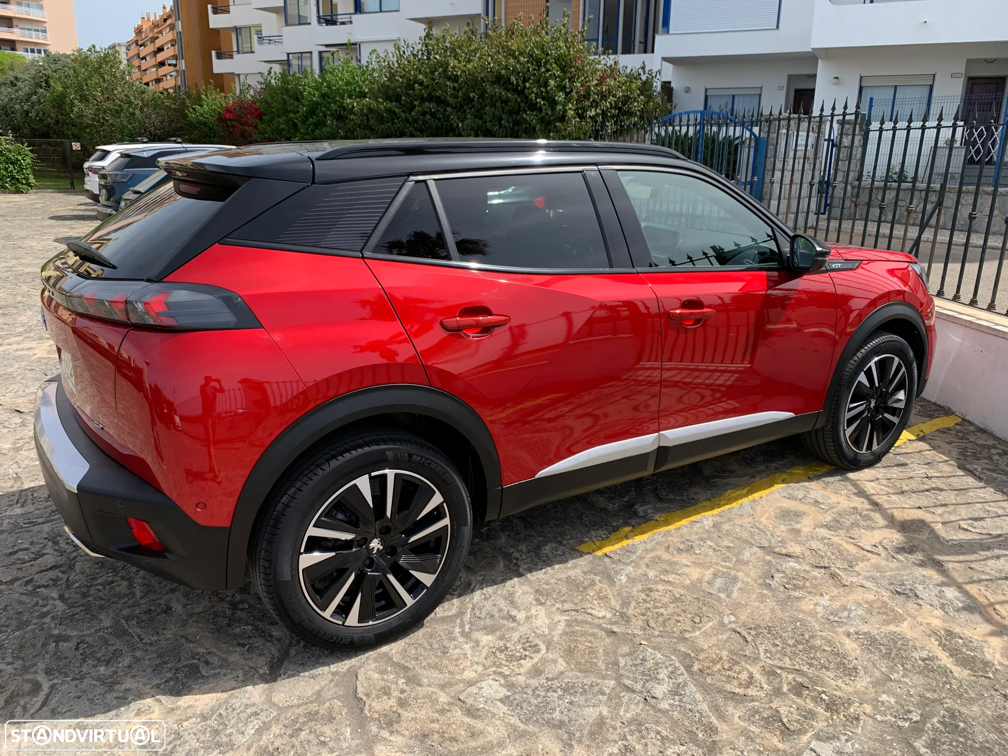 Peugeot 2008 1.2 PureTech GT EAT8 - 3