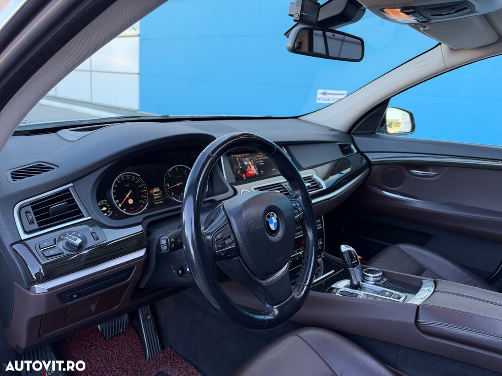 BMW Seria 5 530d xDrive AT - 12