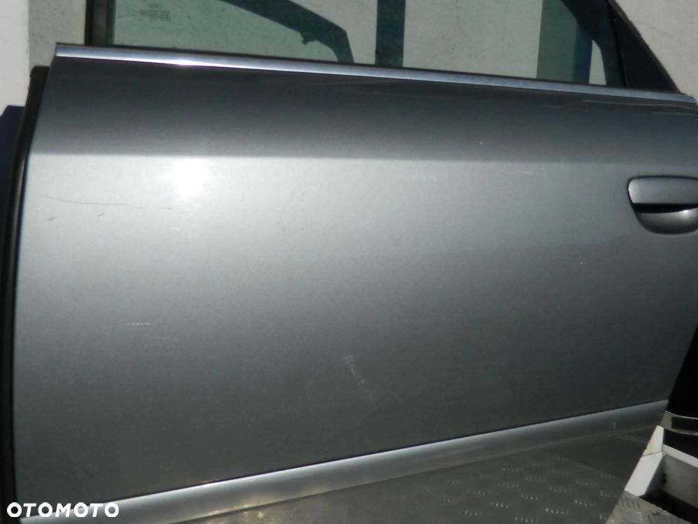 Audi A6 C5 sedan drzwi lewy tył - 2