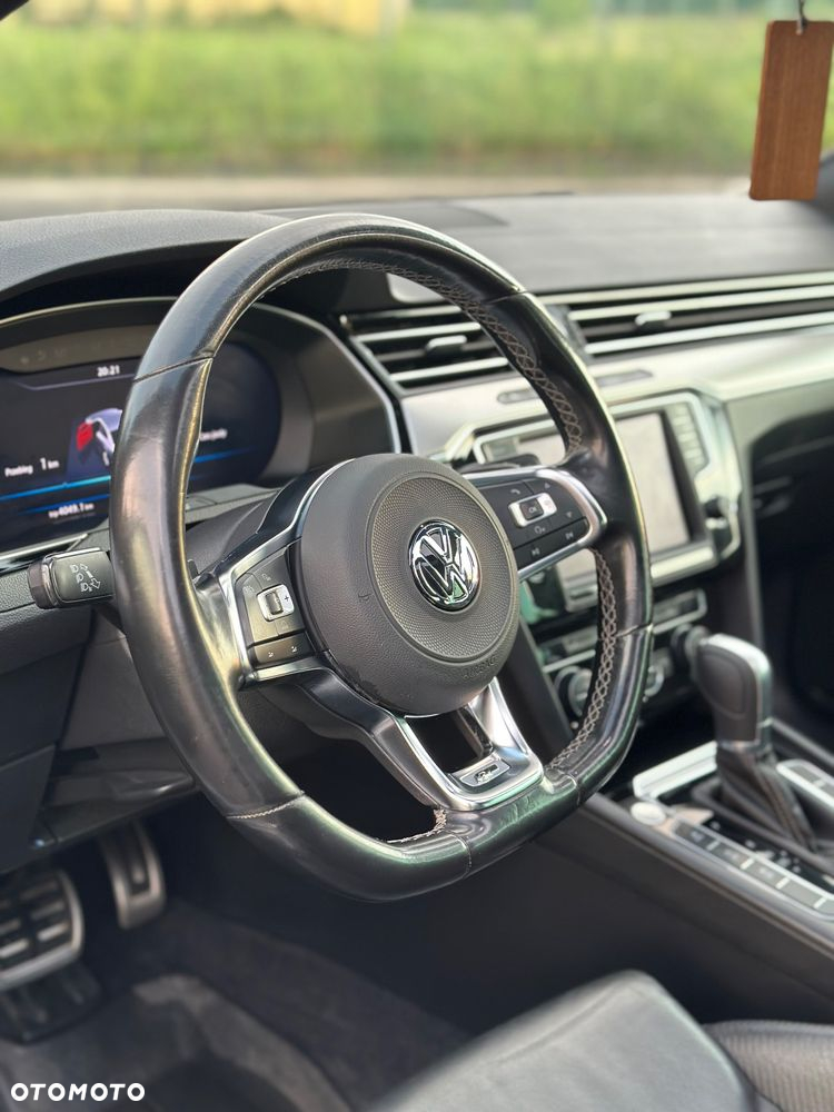 Volkswagen Passat Variant 2.0 TDI SCR DSG (BlueM Tech) Highline - 19