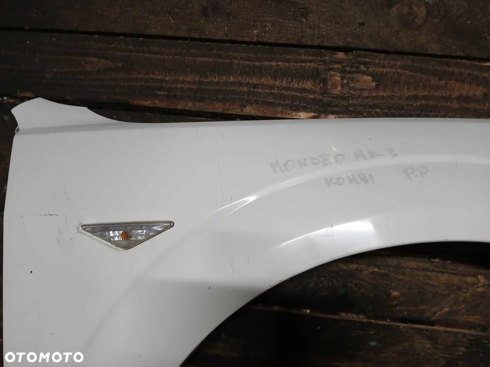 Ford Mondeo Mk3 Błotnik prawy - 3