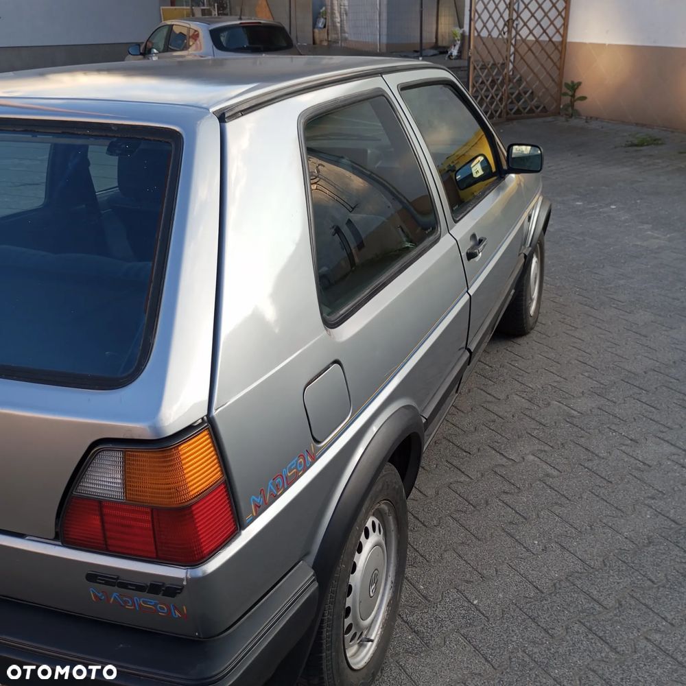 Volkswagen Golf - 12