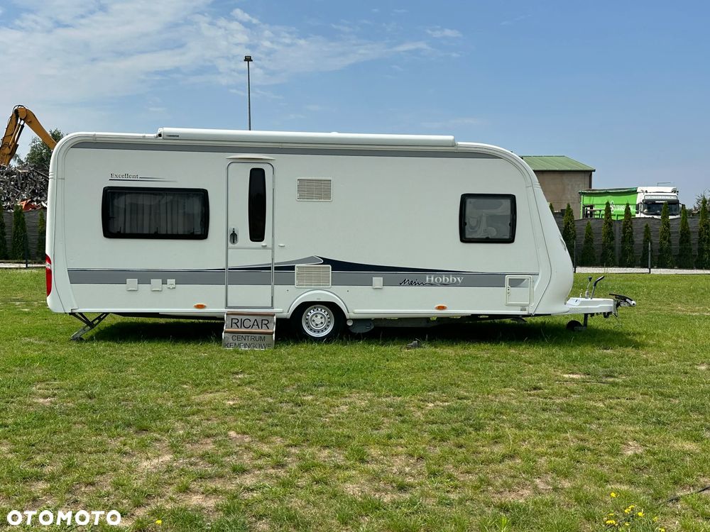 Hobby 560 CFE EXCELLENT z napędem i markizą kasetową. - 2