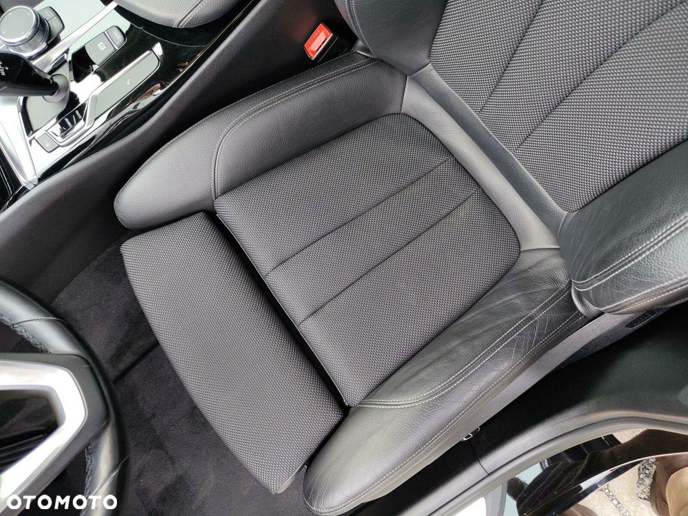 BMW Seria 5 518d Sport - 14