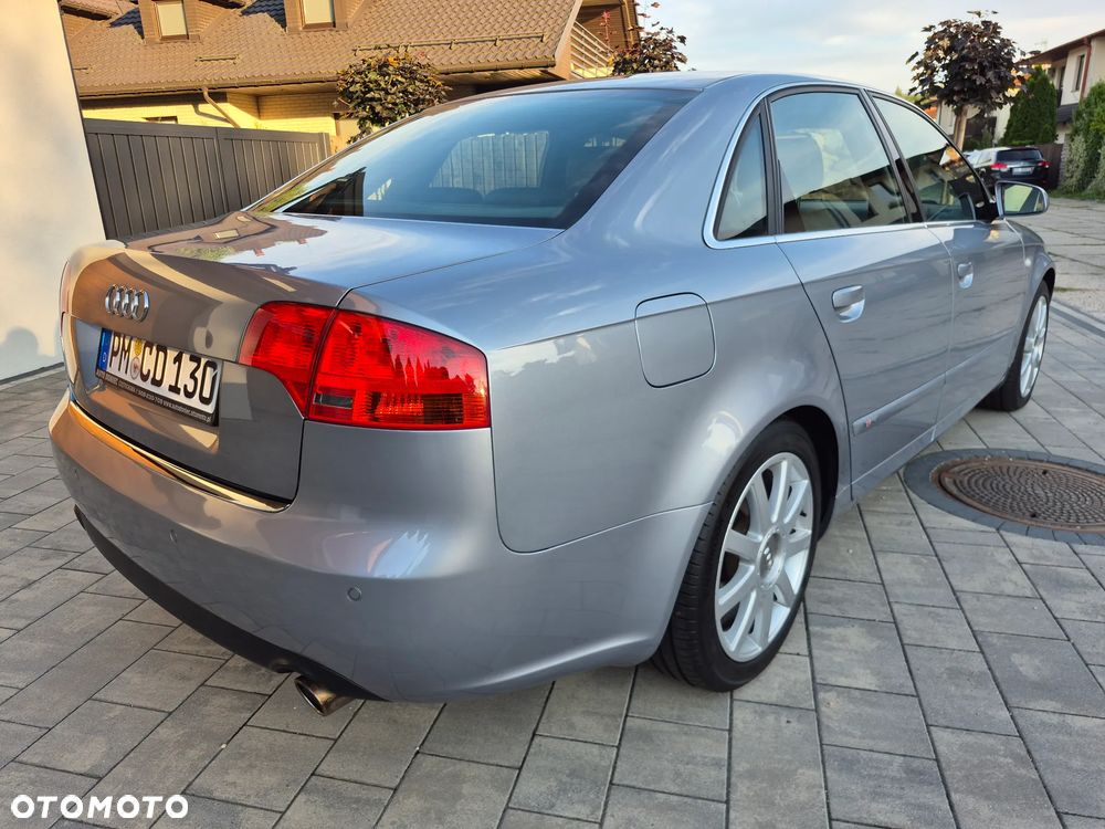 Audi A4 Limousine - 9