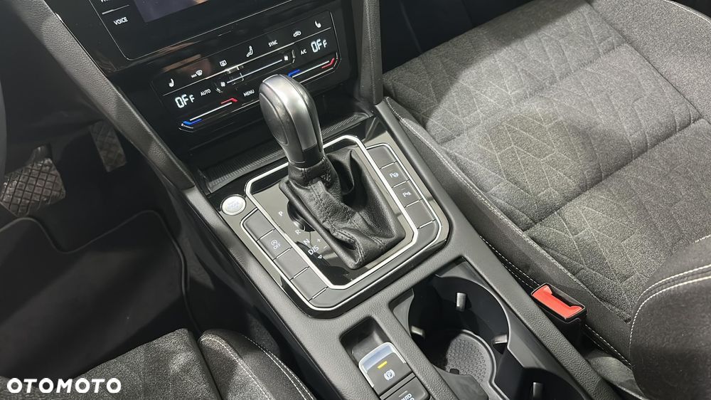 Volkswagen Passat - 19