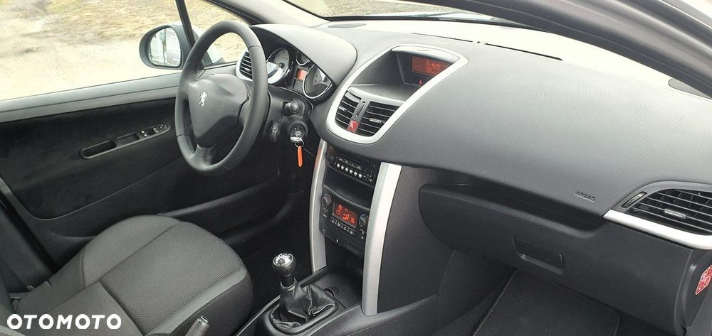 Peugeot 207 - 6