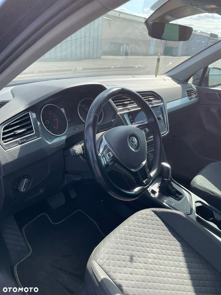 Volkswagen Tiguan - 10