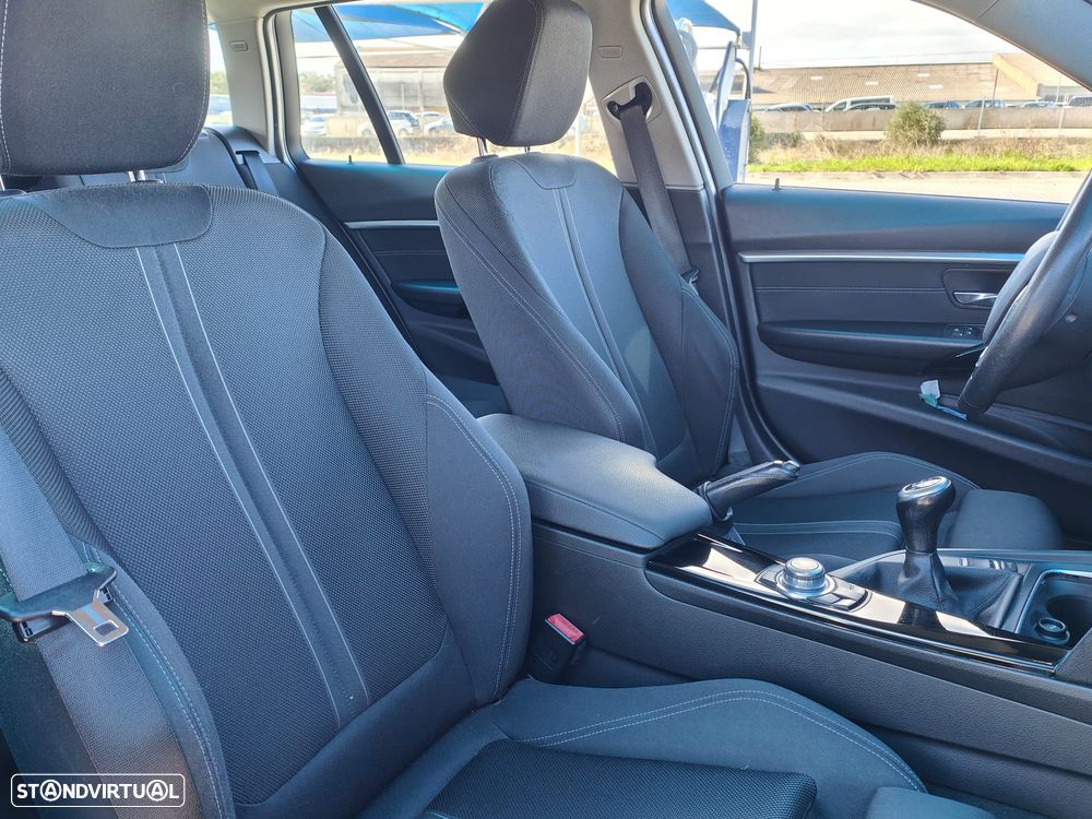 BMW 318 d Touring Sport Line - 17