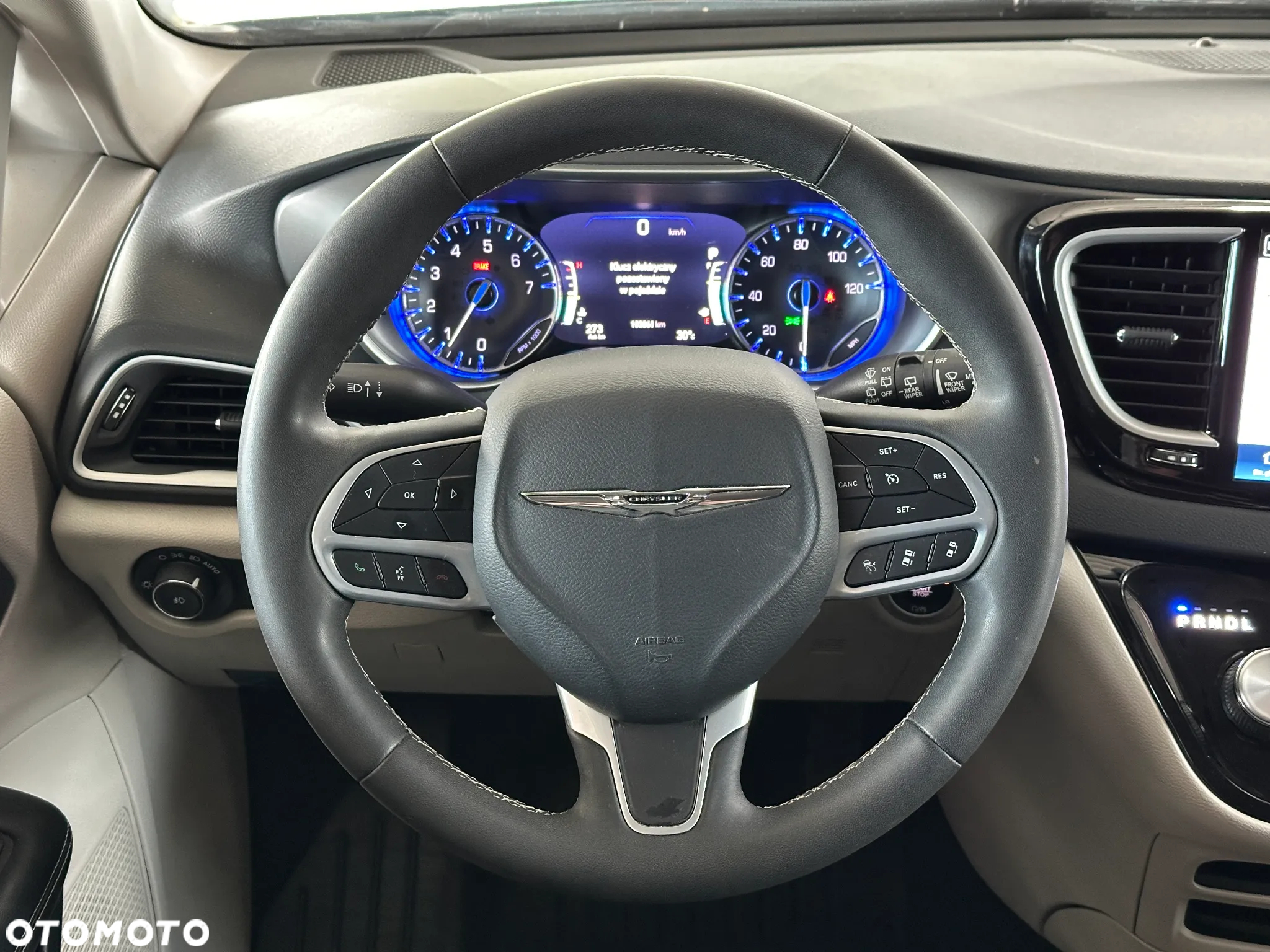 Chrysler Pacifica - 15