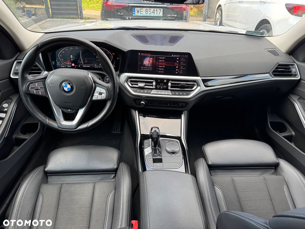 BMW Seria 3 320i xDrive Advantage sport - 22