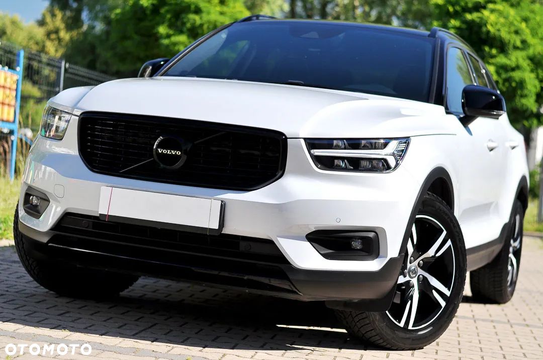 Volvo XC 40 T3 R-Design - 1