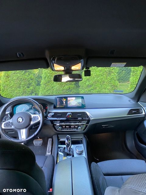 BMW Seria 5 520d xDrive - 9