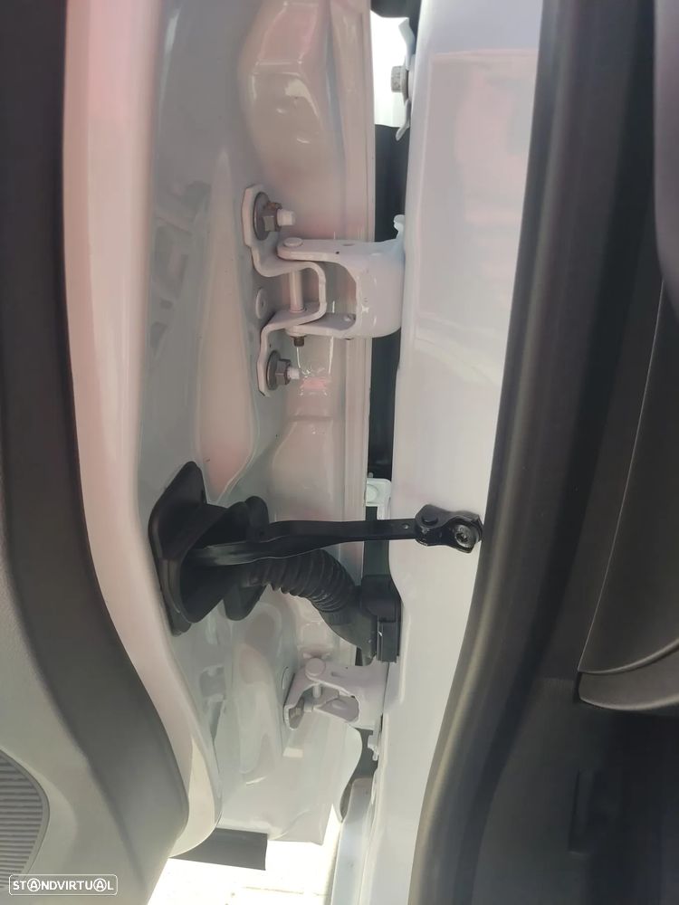 Nissan E-TOWNSTAR - 31