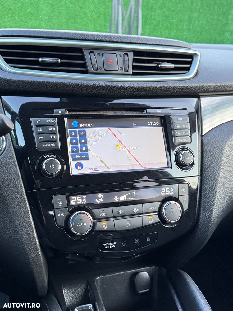 Nissan Qashqai 1.6 DCI Xtronic TEKNA+ - 24