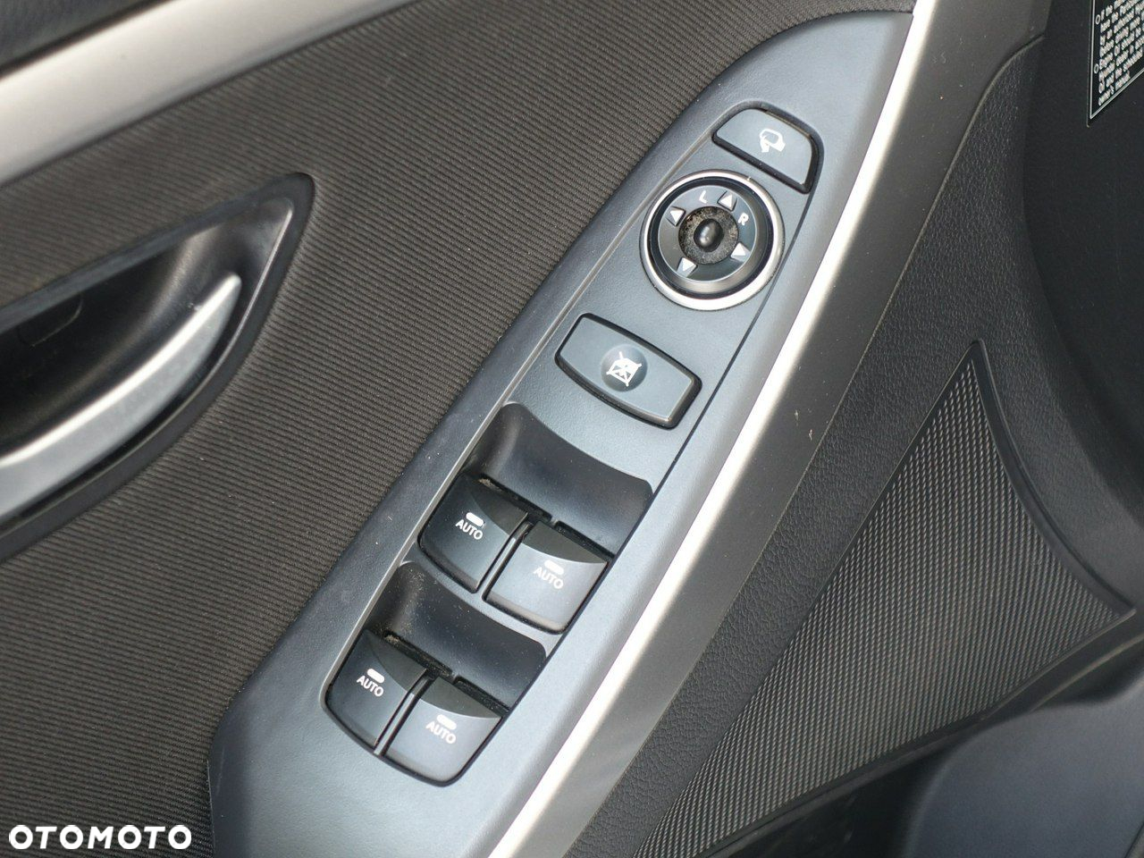 Hyundai i30 blue 1.6 CRDi Trend - 14