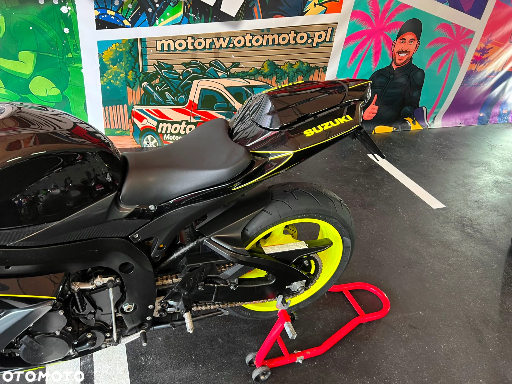 Suzuki GSX-R - 25
