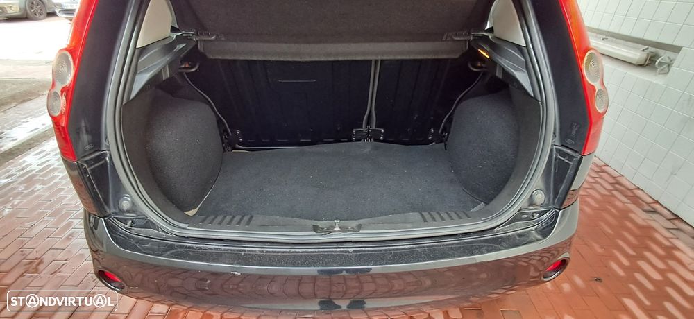 Ford Fiesta 1.25 Trend - 11