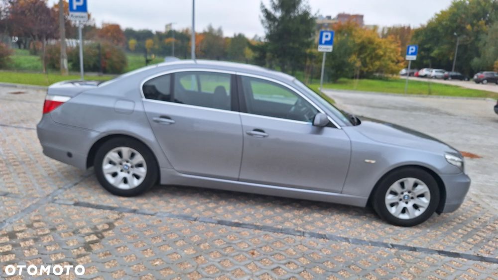BMW Seria 5 523i - 5
