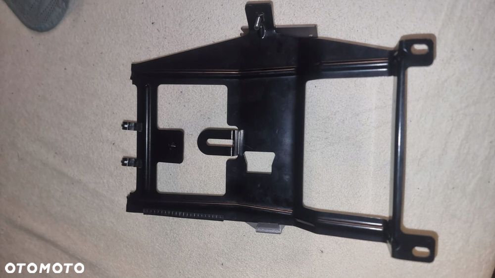 STELAŻ UCHWYT MOCOWANIE ZMIENIARKI CD BMW 8 E31 840 850 - 3