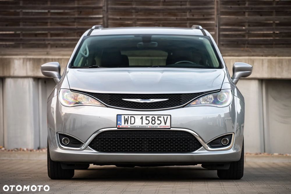 Chrysler Pacifica - 7