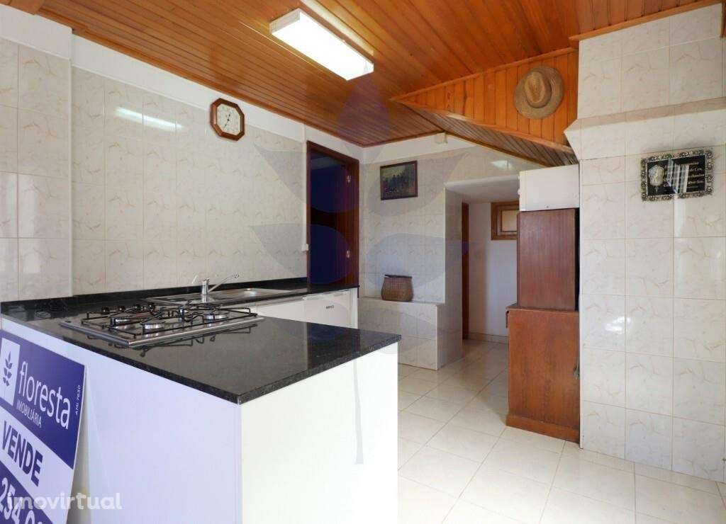 Cave com destino habitação para venda em Ruães - Andar moradia - Grande imagem: 2/13