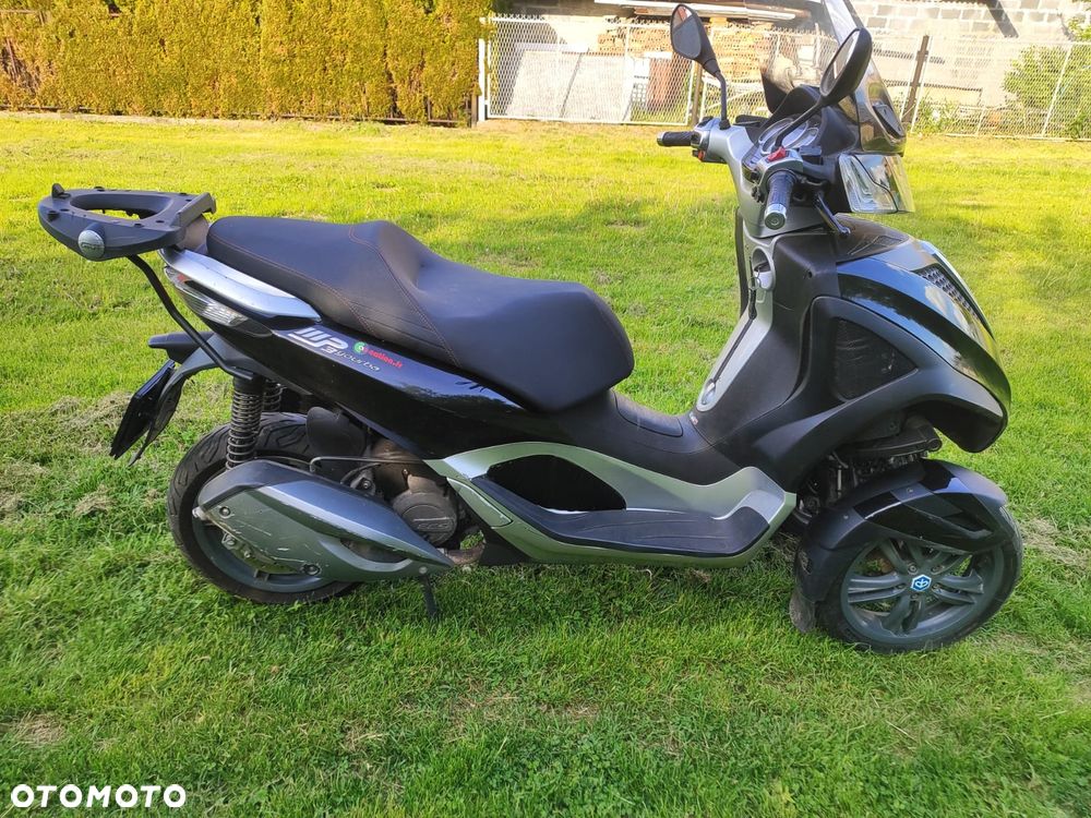 Piaggio MP-3 - 4
