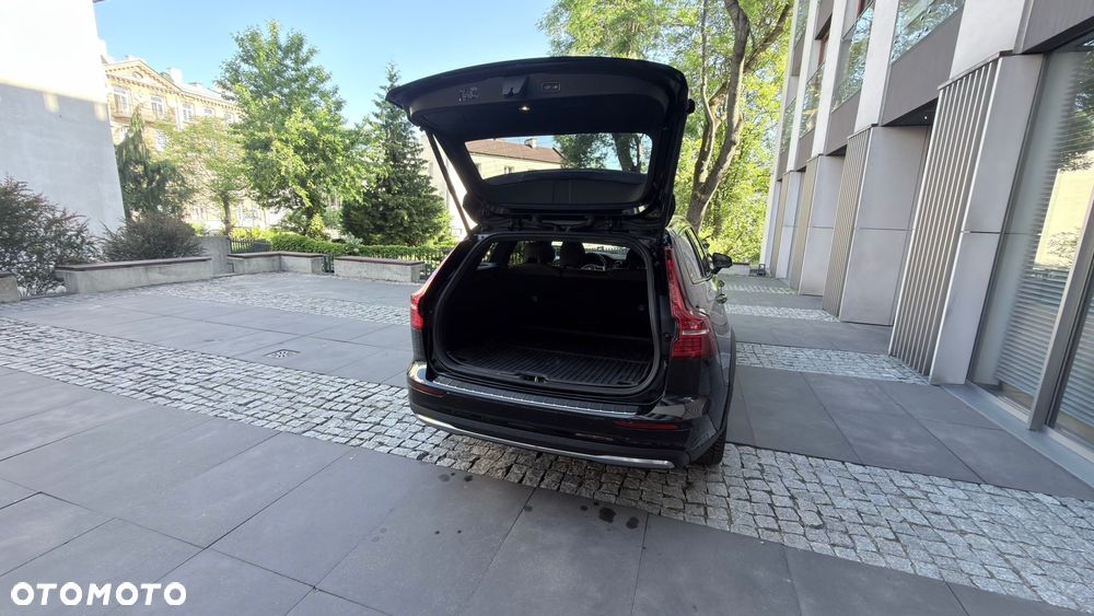 Volvo V60 Cross Country B5 B AWD Plus - 22