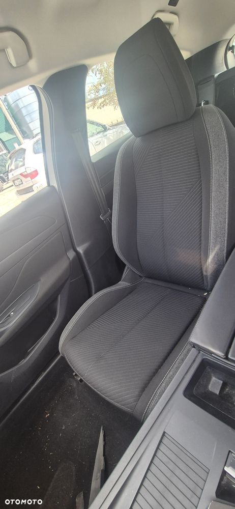 Peugeot 308 1.5 BlueHDi Active Pack Business S&S EAT8 - 32